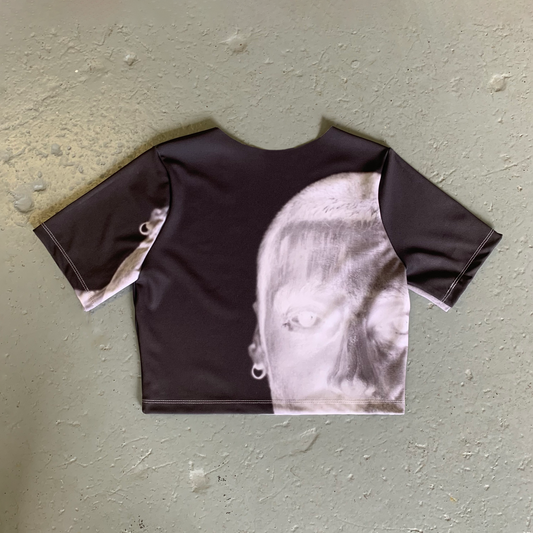 CROPPED PORTRAIT TEE